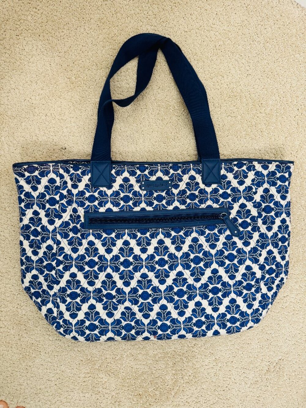 Vera Bradley Large Reversible Quilted Tote Cobalt Tile Blue White Outer Zip Pock